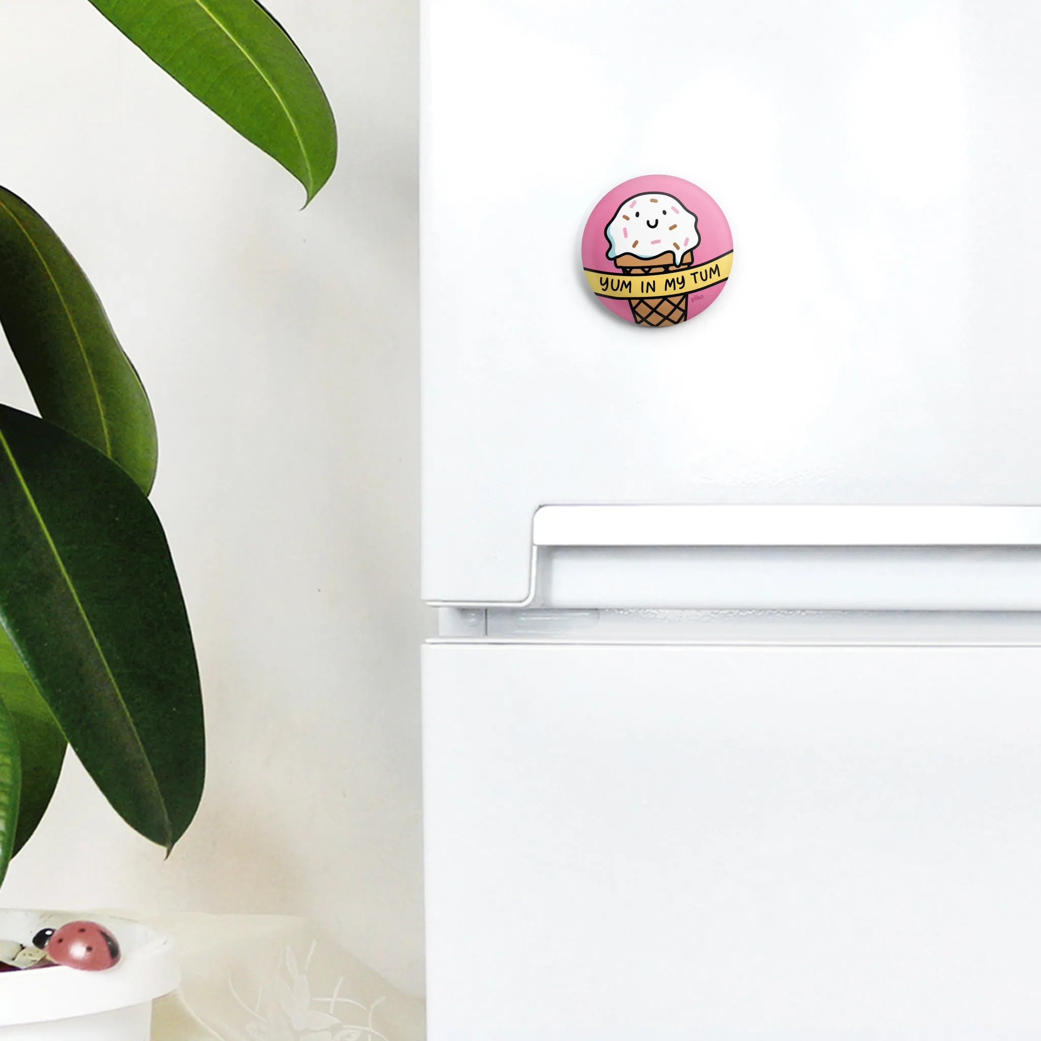 Badge   Fridge Magnet / Ice Cream Yum