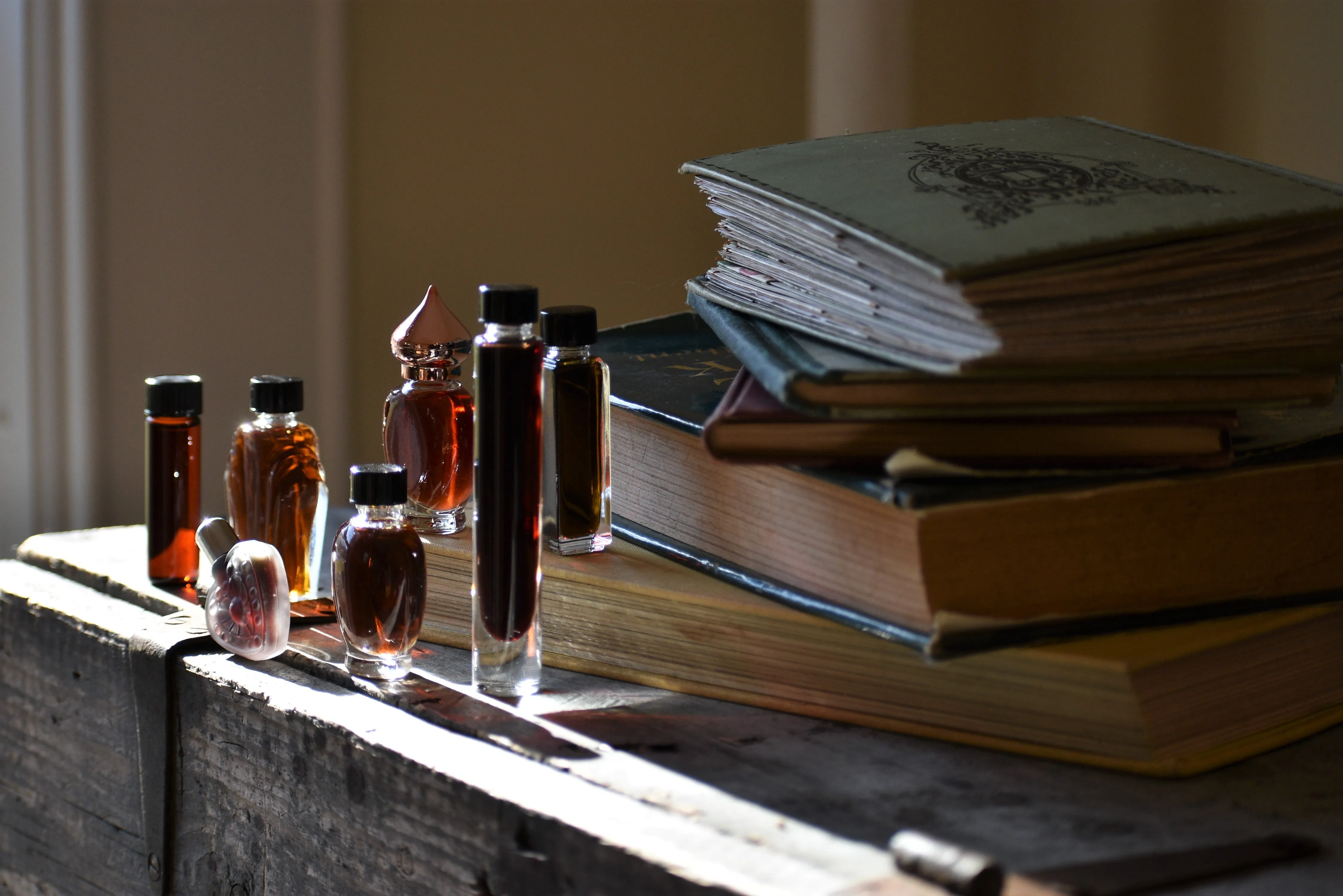 DARKNESS { underground } - folk tale week perfume - wet earth - Limited project