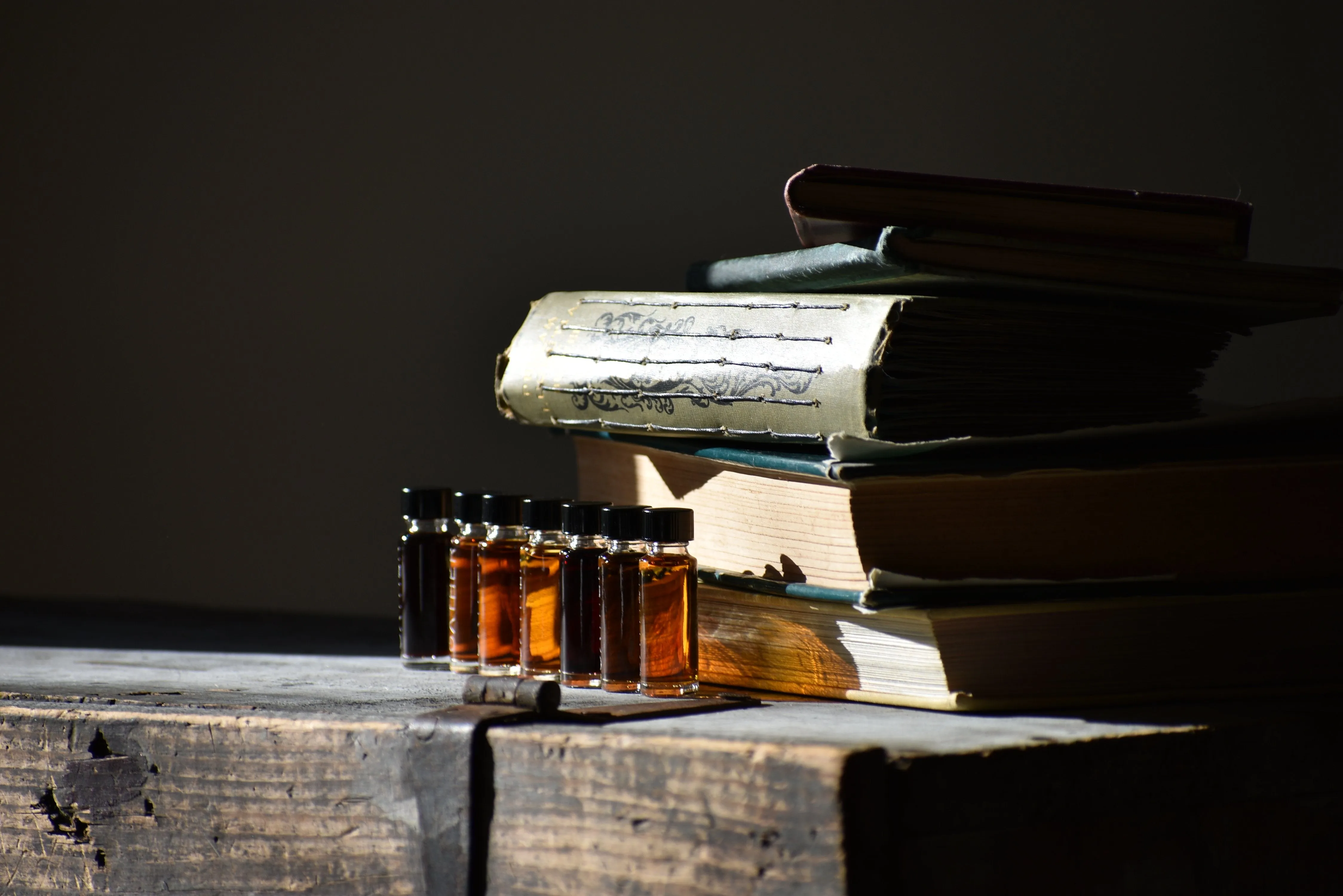 DARKNESS { underground } - folk tale week perfume - wet earth - Limited project