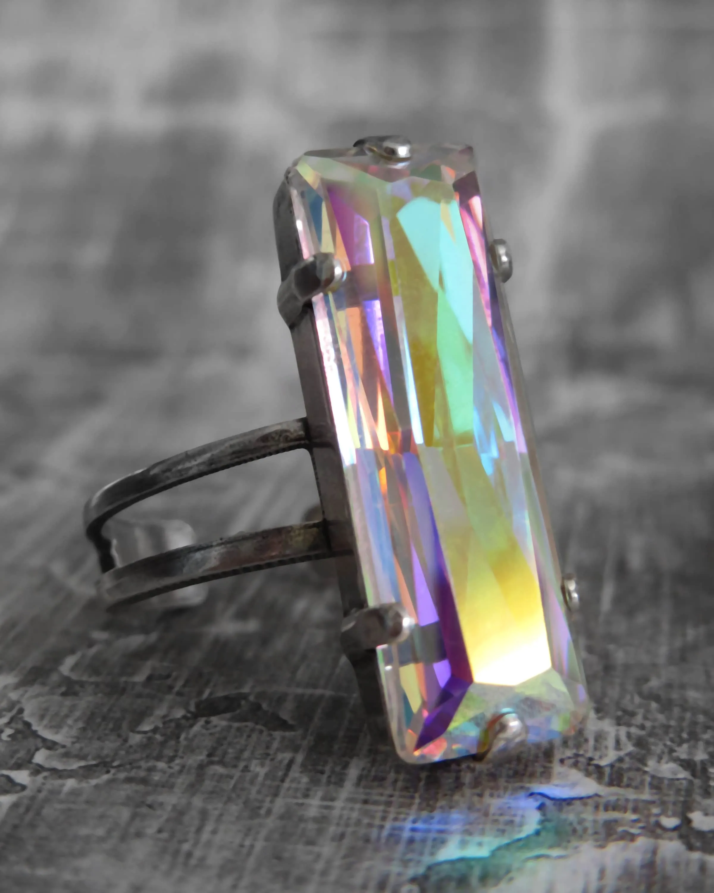 HEAVEN - Baguette Ring w Mystical Multicolor Crystal AB