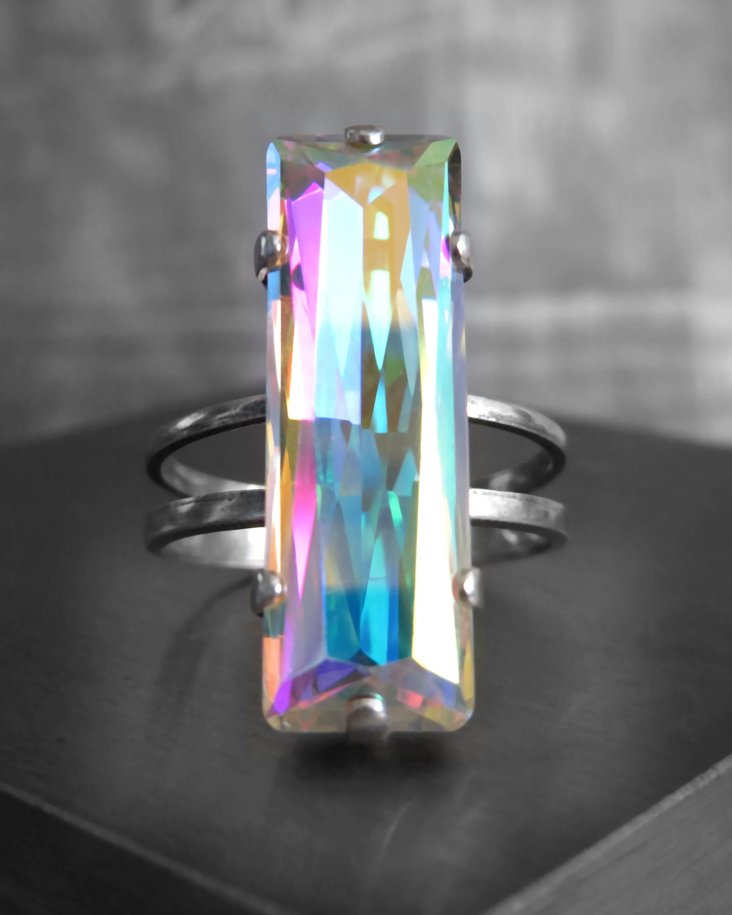 HEAVEN - Baguette Ring w Mystical Multicolor Crystal AB