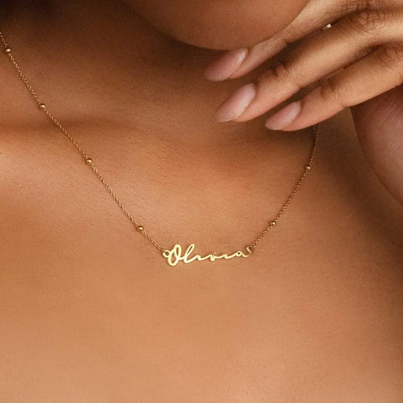 Personalized Minimalist Name Necklace – Effortless Elegance in Every Detail