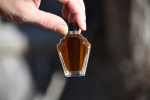 PRECIPICE [Perfection on the Precipice of Decay] Botanical Perfume