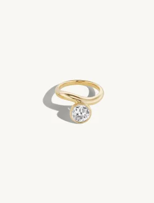 Solo Round Engagement Ring