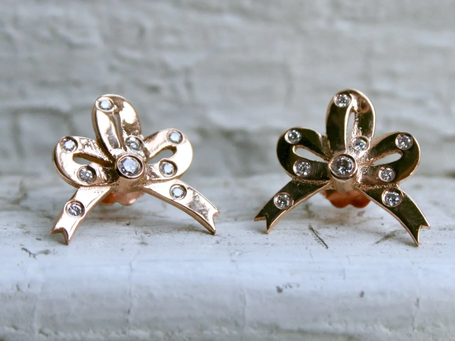 Sweet Vintage 18K Rose Gold Diamond &#39;Bow&#39; Stud Earrings.