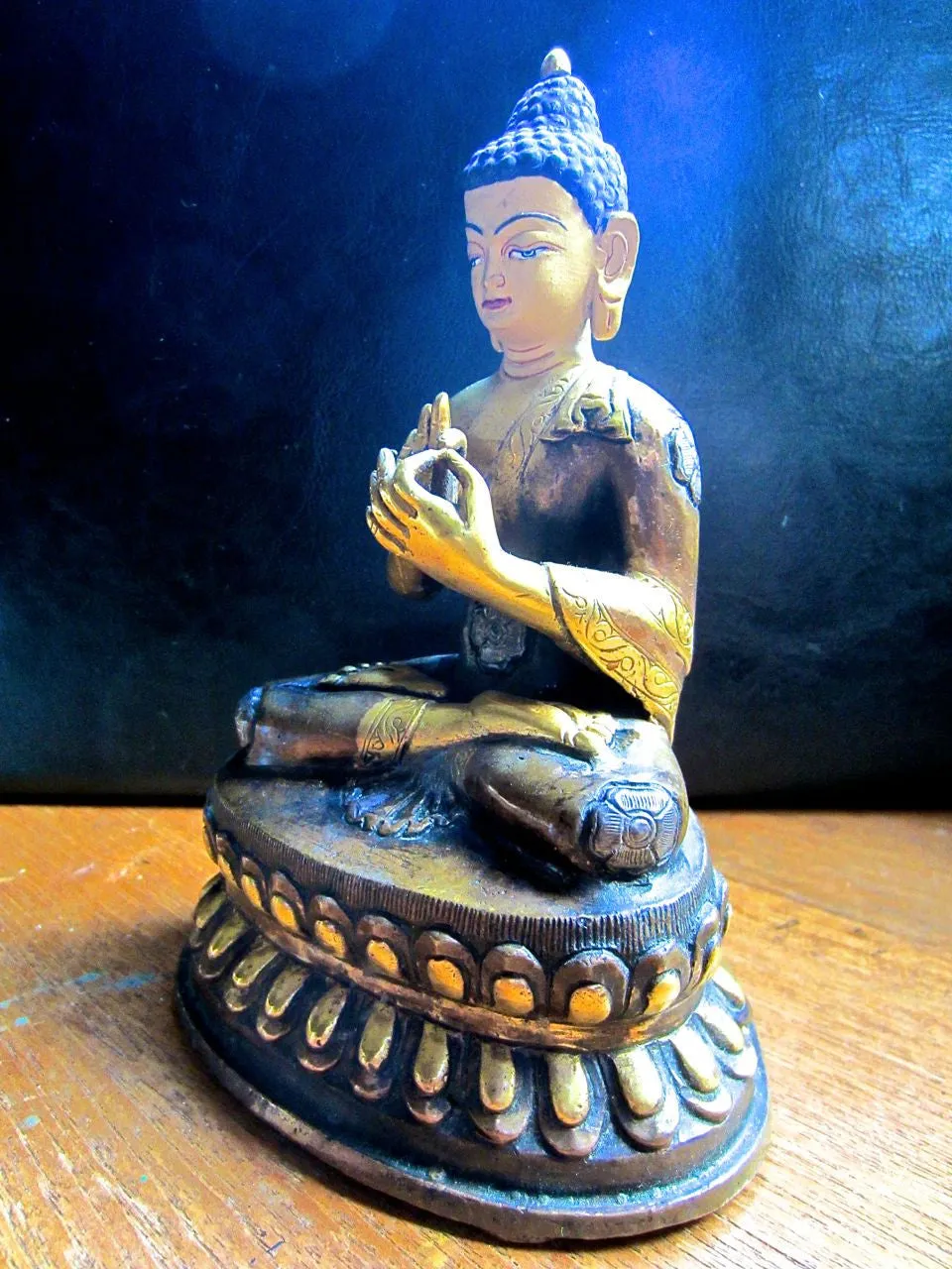 Teaching Buddha Statue